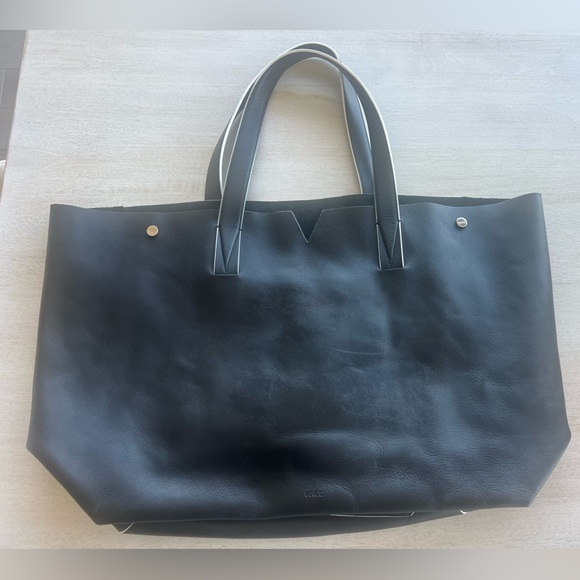 Vince Signature Collection East/West Italian Leather Tote in Black/White - Picture 6 of 17